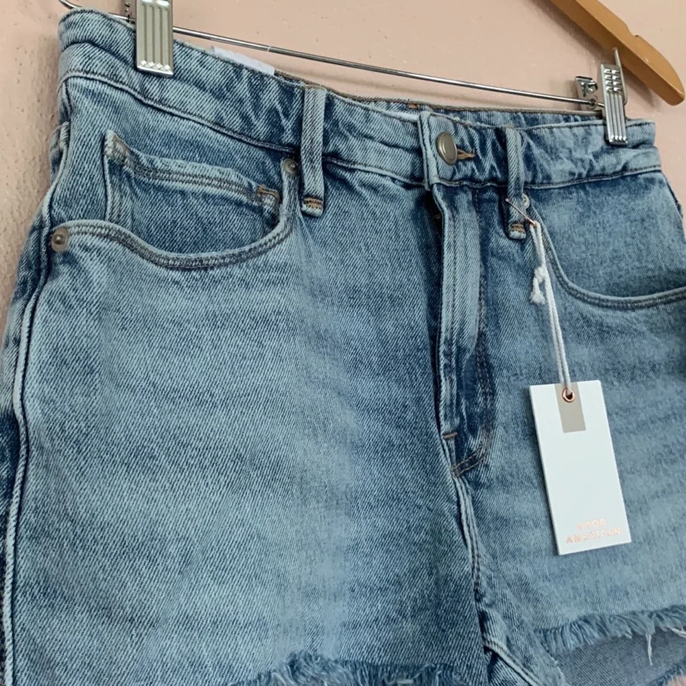 NWT Good American Indigo 108 Jean Short Denim Short 2 | 26 - Picture 2 of 9